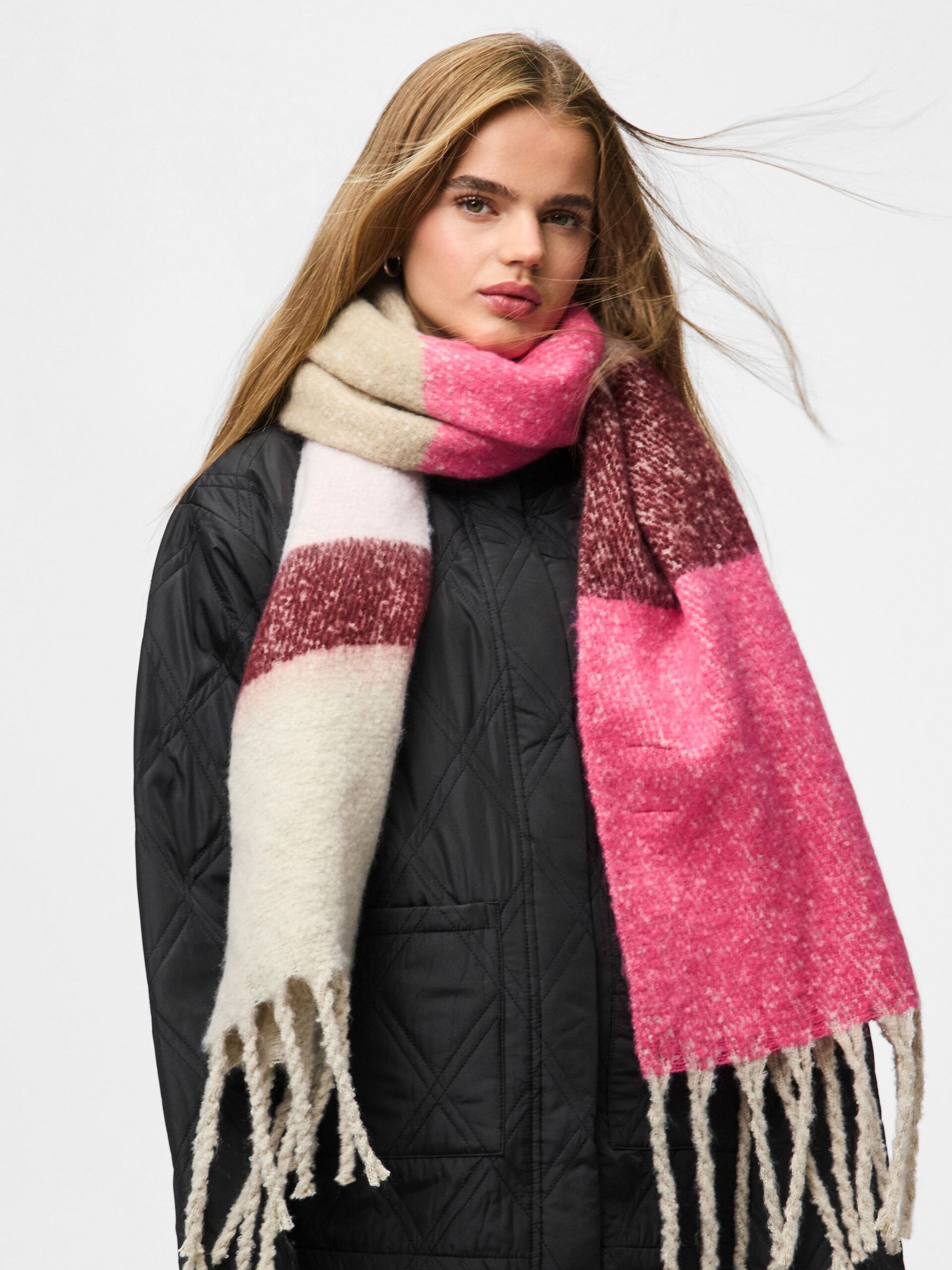 Carousel image - BUFANDA, Beetroot Purple | 3