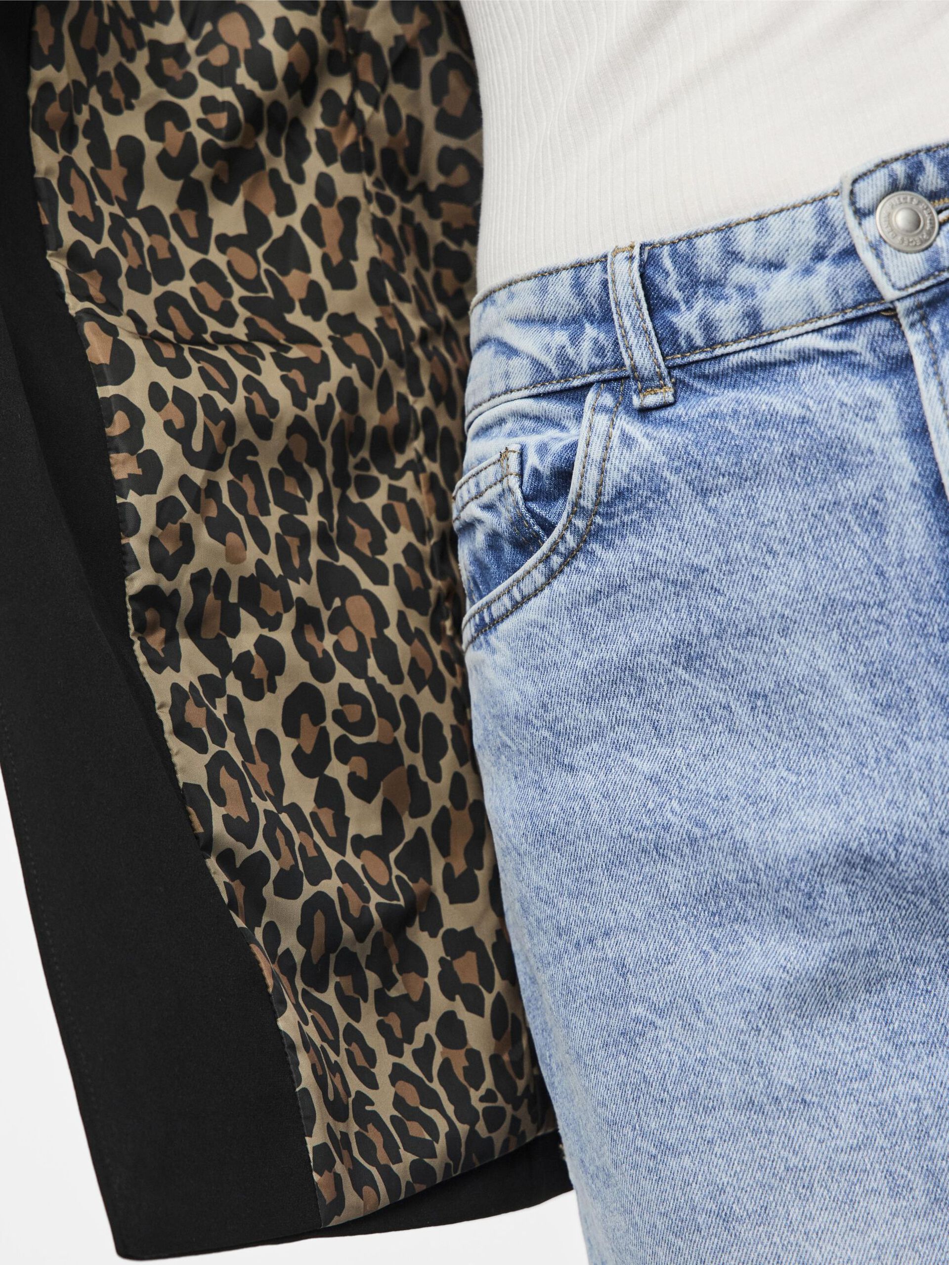 Carousel image - PCBOZZY LEOPARD BLAZER, Black | 8