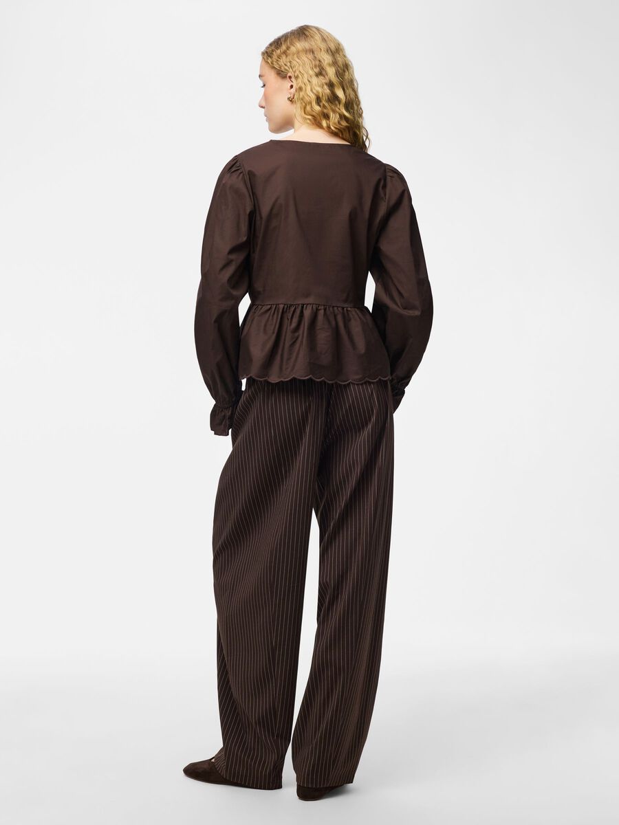 Product carousel image - PCFELUCA PEPLUM  BLOUSE, Hot Fudge | 2