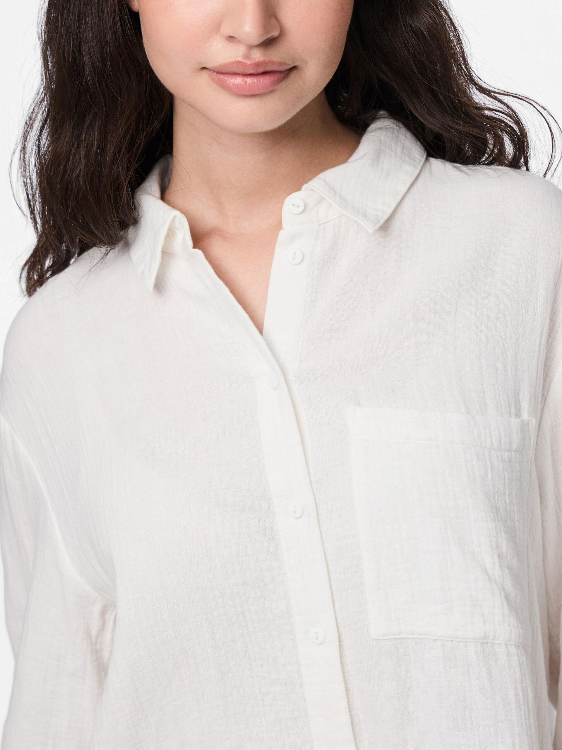 Carousel image - PCSASTINA MUSSELIN SHIRT, Cloud Dancer | 4