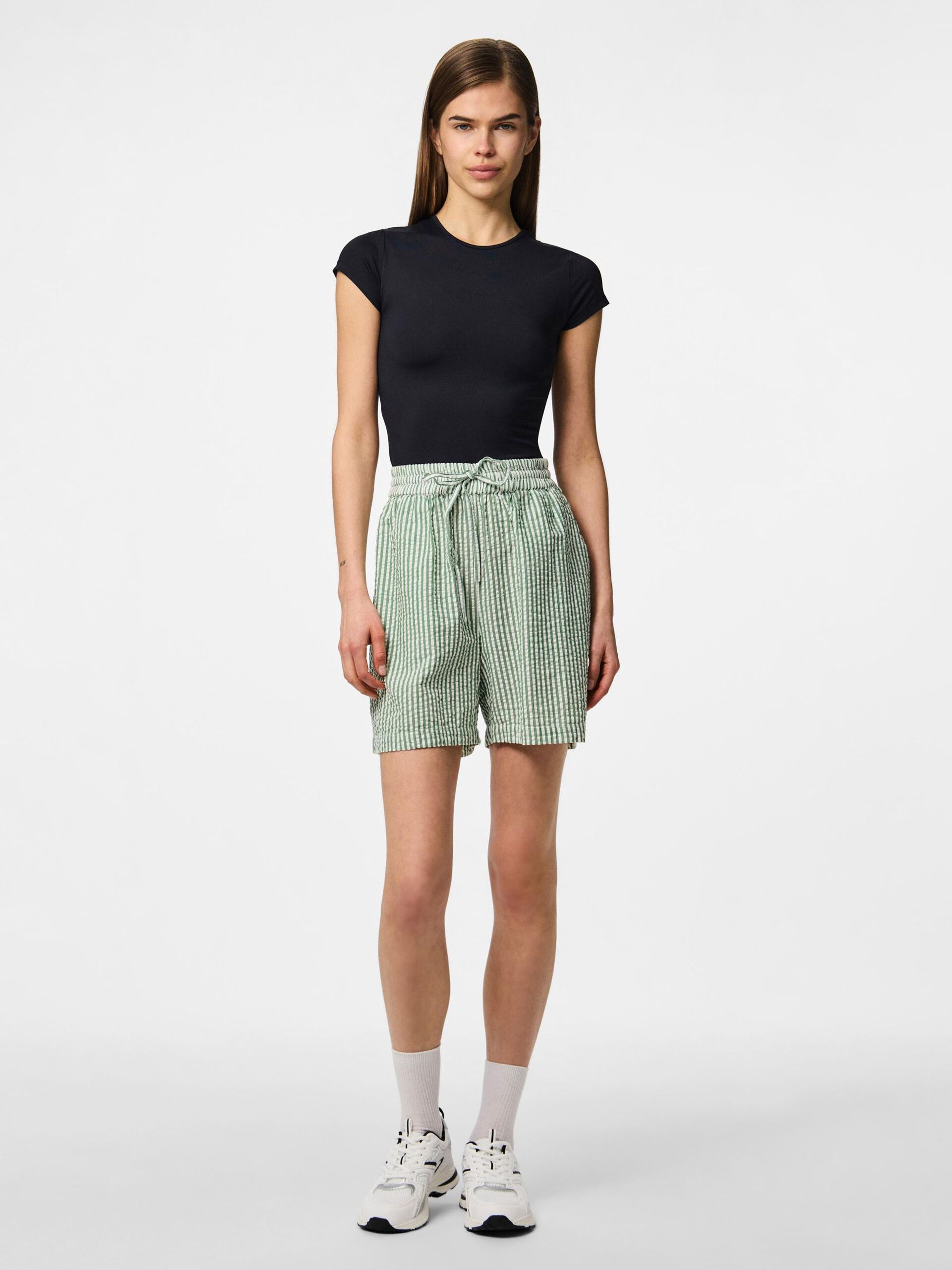 Carousel image - PCSALLY HW SHORTS, Fairway | 3