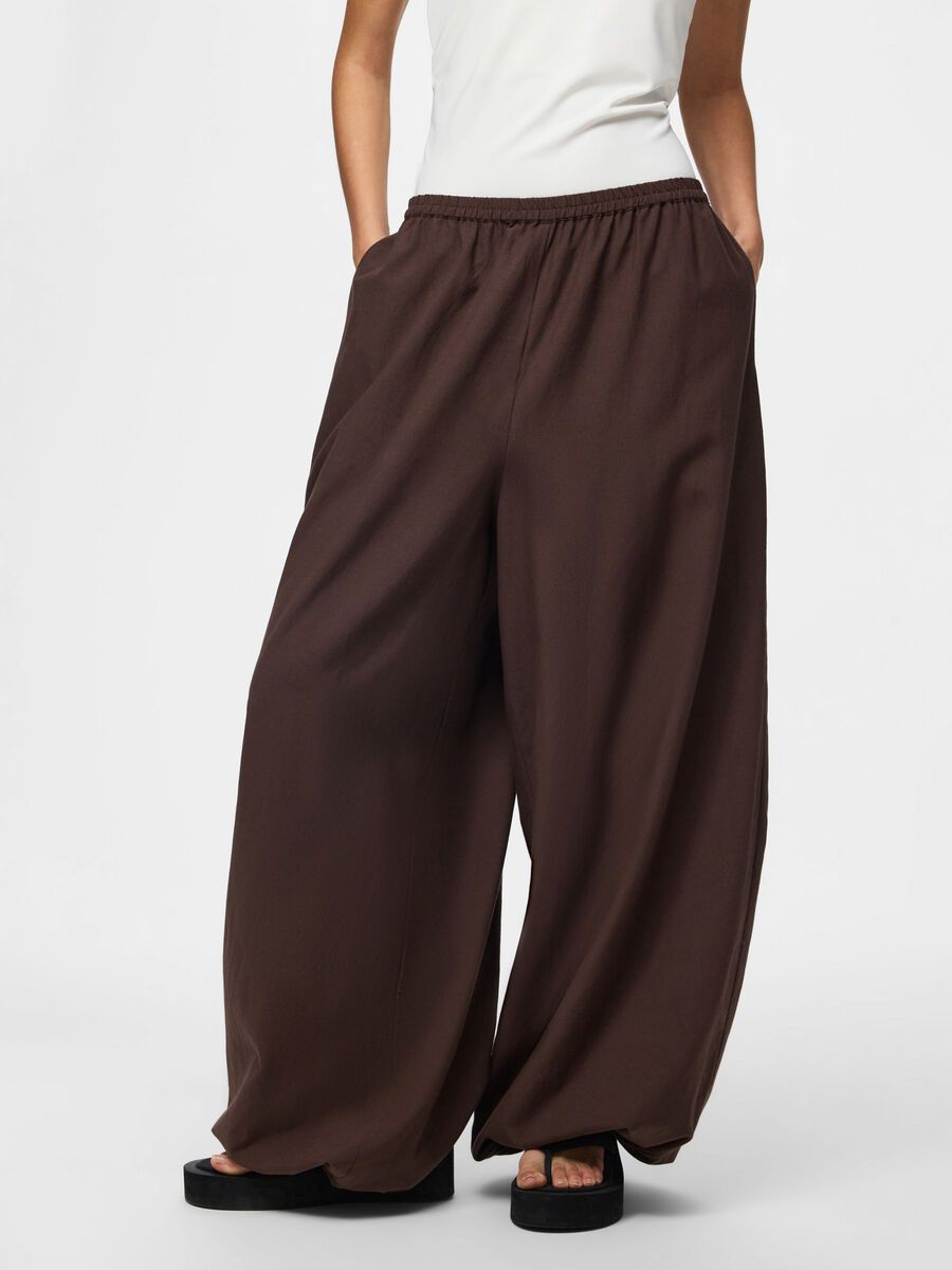 Product carousel image - PCSMILLA MW BALOON TROUSERS, Hot Fudge | 1