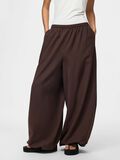 Product image thumbnail - PCSMILLA MW BALOON TROUSERS, Hot Fudge | 3