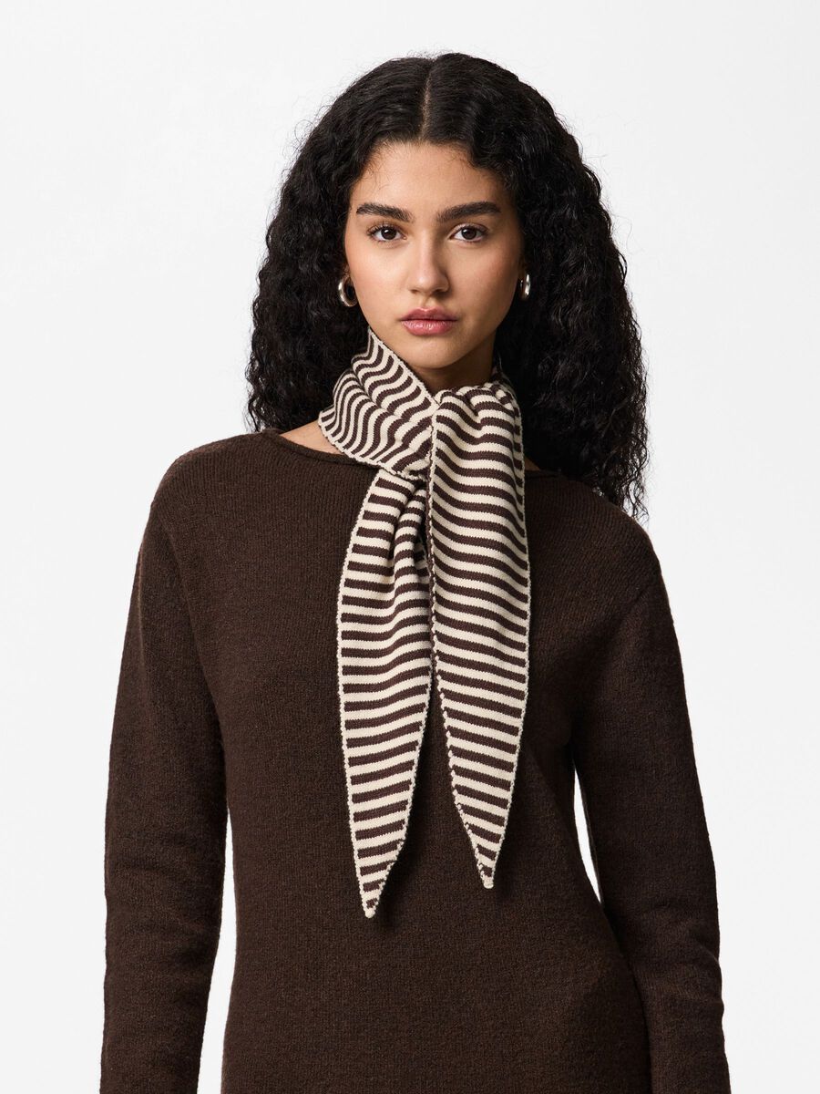 Product carousel image - PCKOMMA SCHAL, Hot Fudge | 2