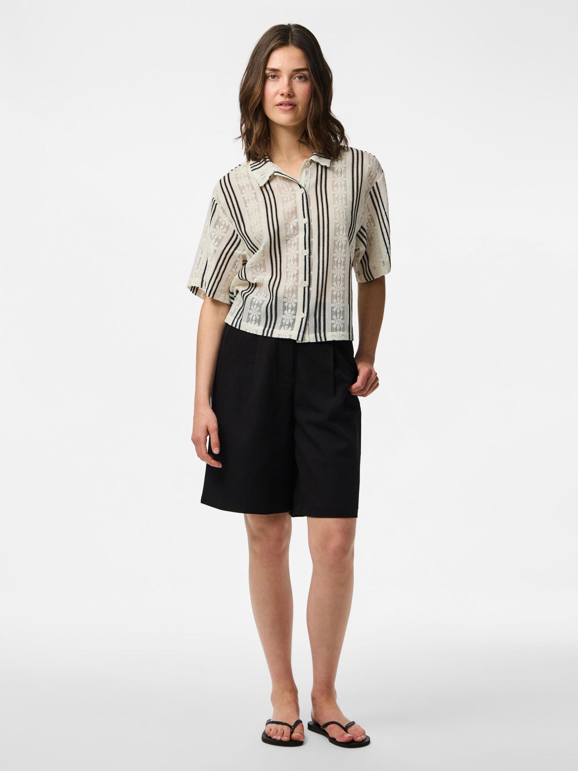 Carousel image - PCMALLORY 2/4 LACE DETAIL SHIRT, Cloud Dancer | 3
