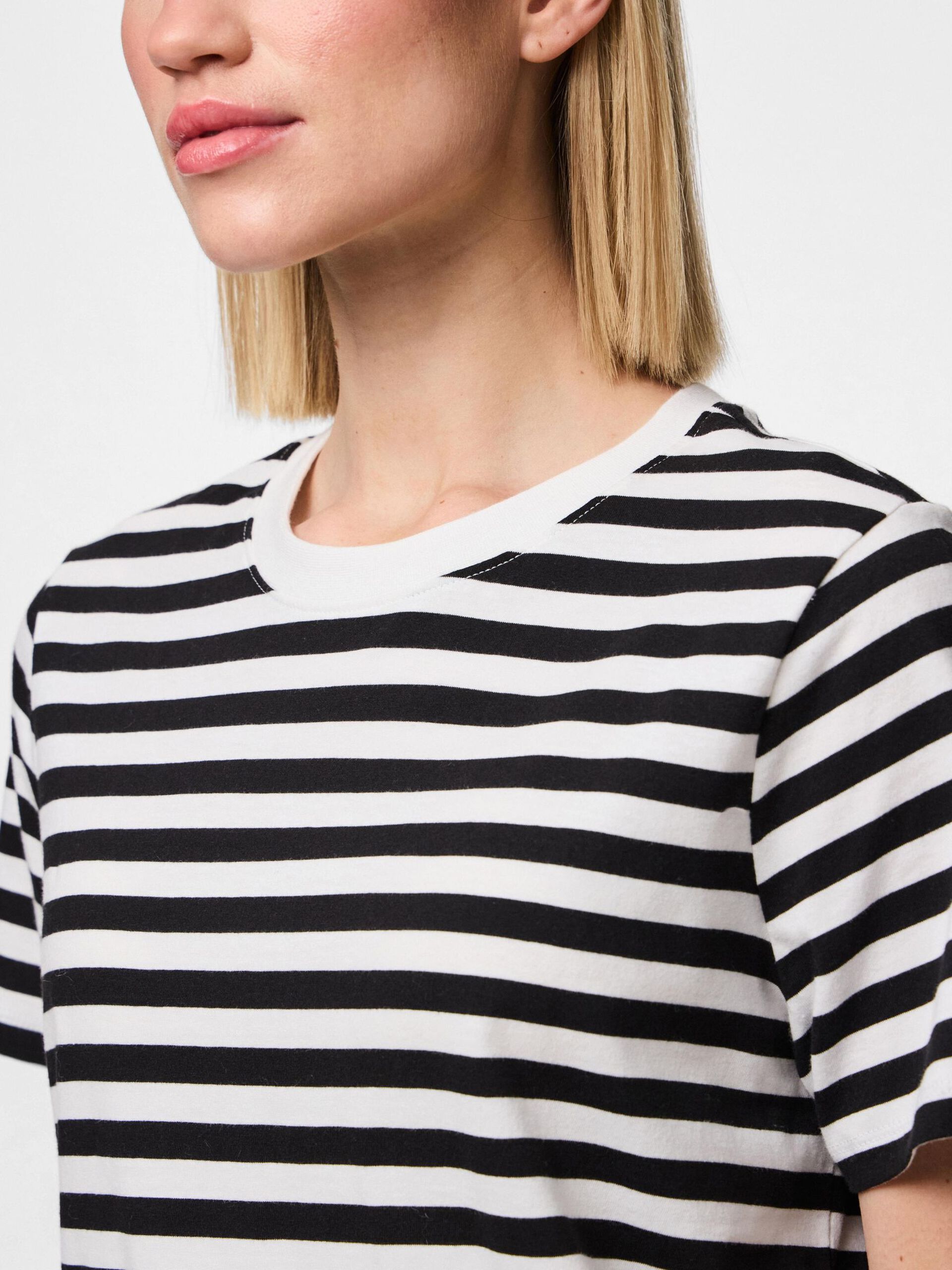Carousel image - CAMISETA, Black | 4