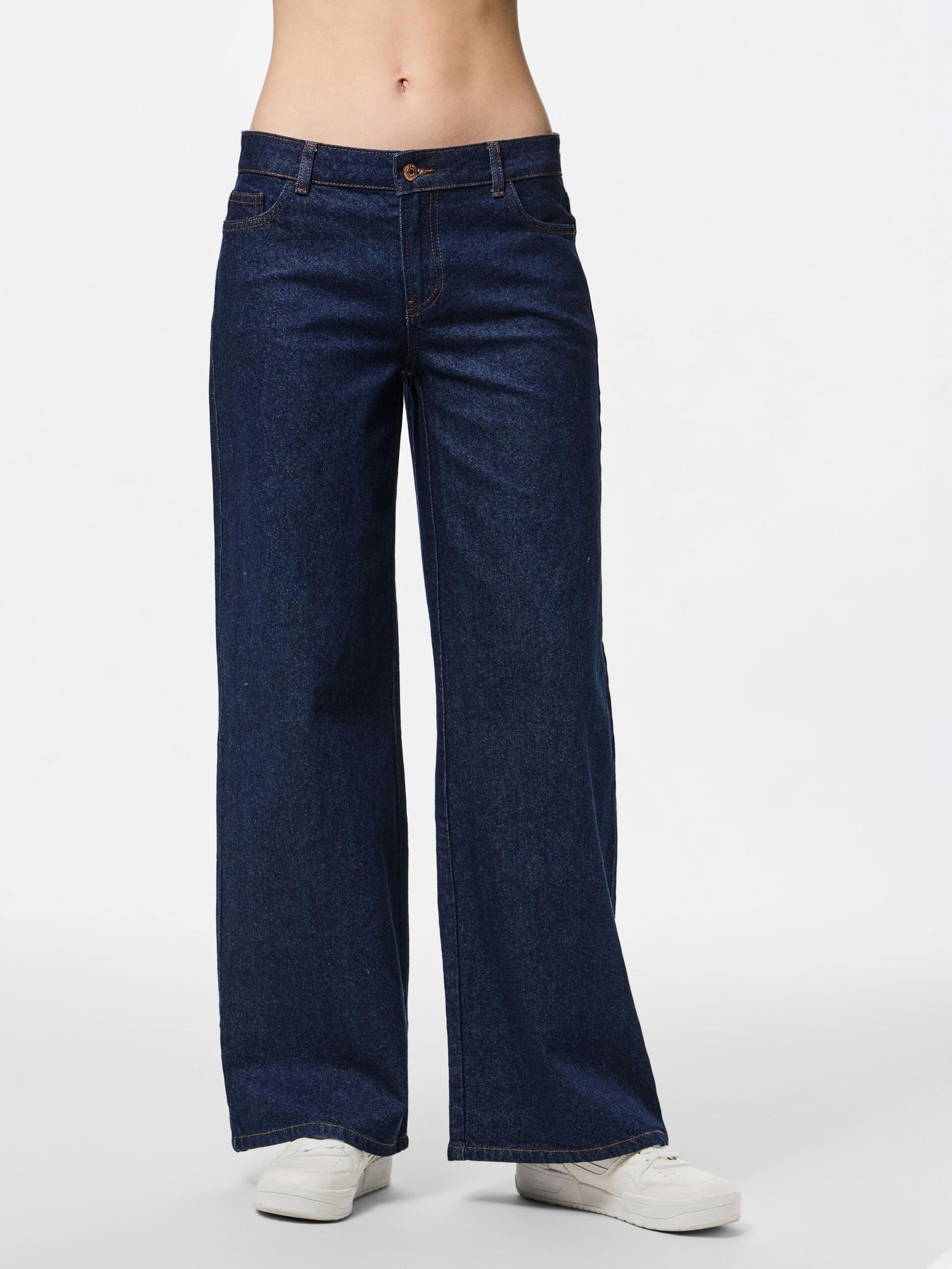 Carousel image - PCSELMA LW WIDE FIT JEANS, Dark Blue Denim | 3