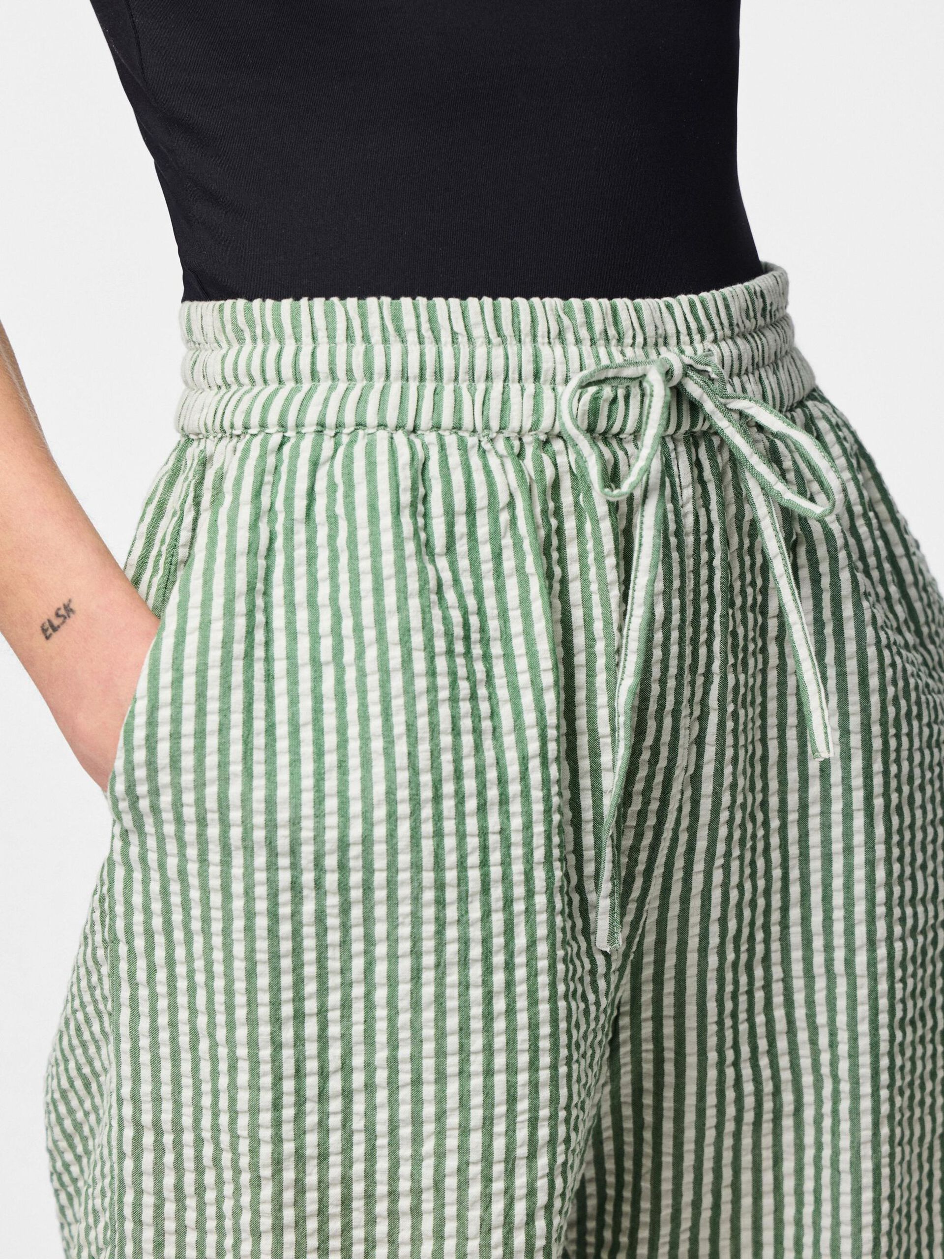 Carousel image - PCSALLY HW SHORTS, Fairway | 4