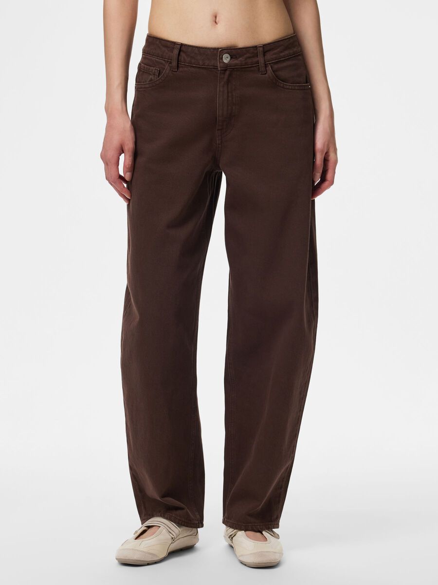 Product carousel image 1 PCGRACE MW BARREL FIT JEANS, Hot Fudge