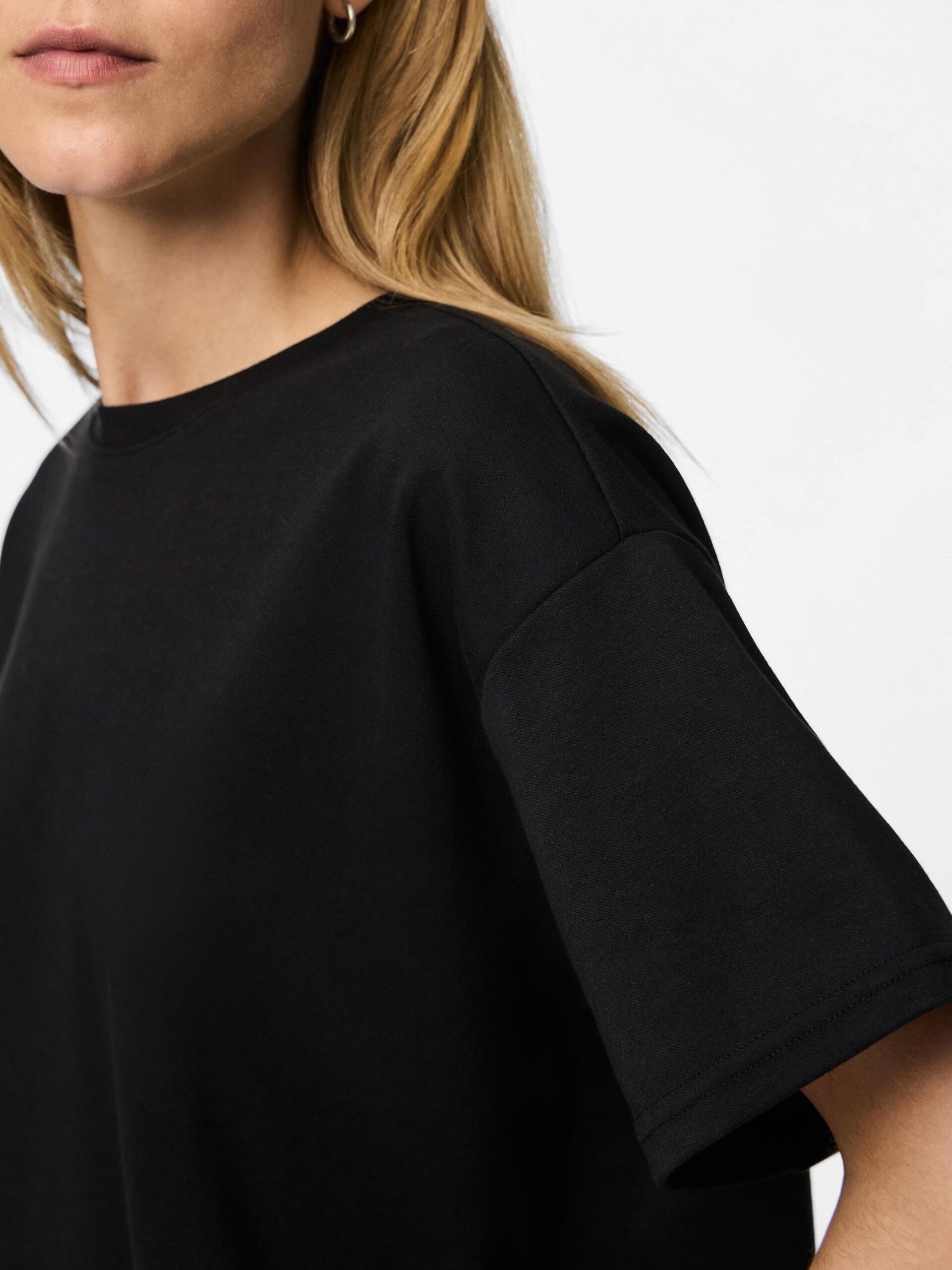 Carousel image - PCSKYLAR T-SHIRT OVERSIZE, Black | 4