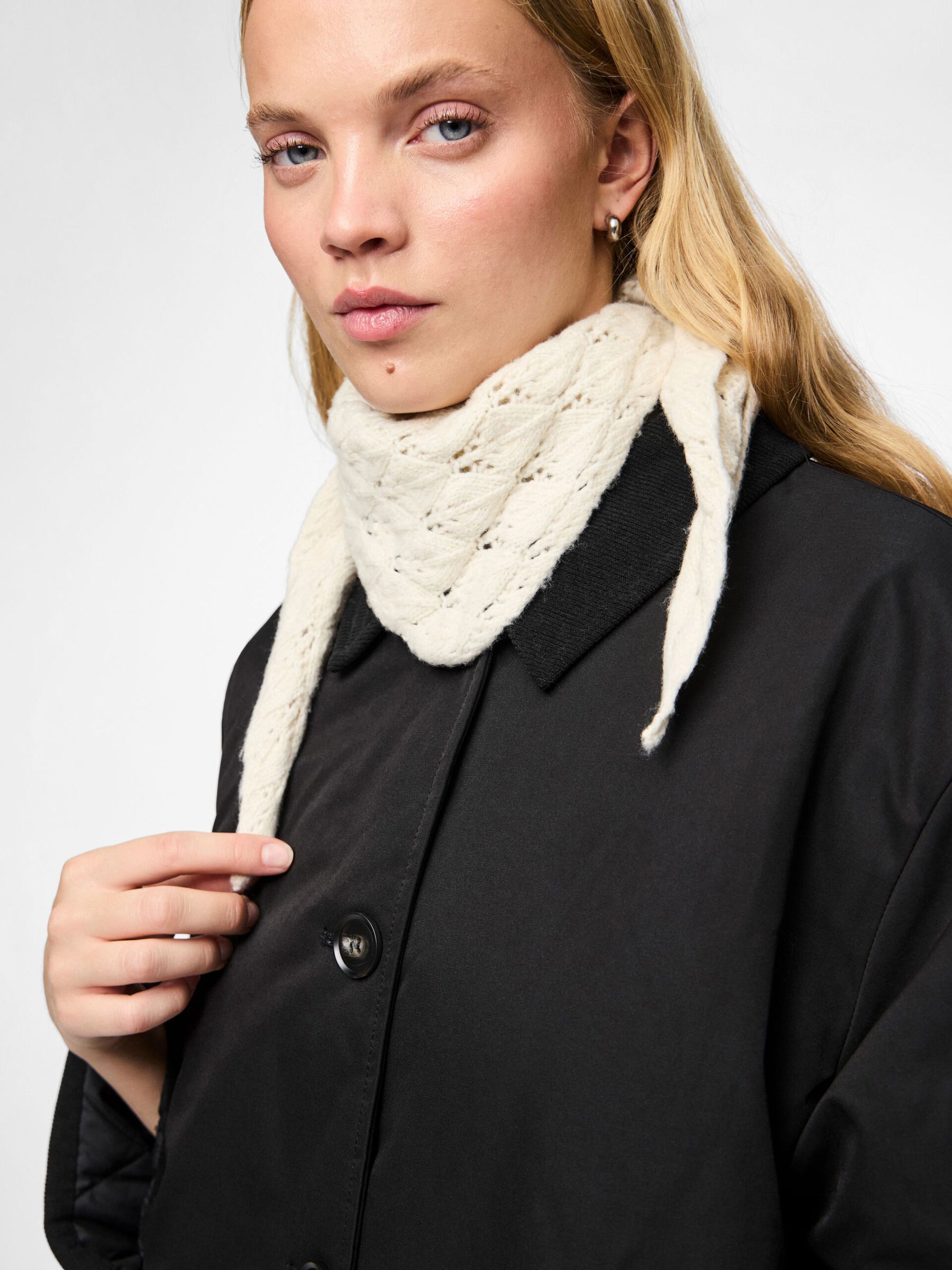 Carousel image - PCJOELLE SCARF, Whitecap Gray | 3