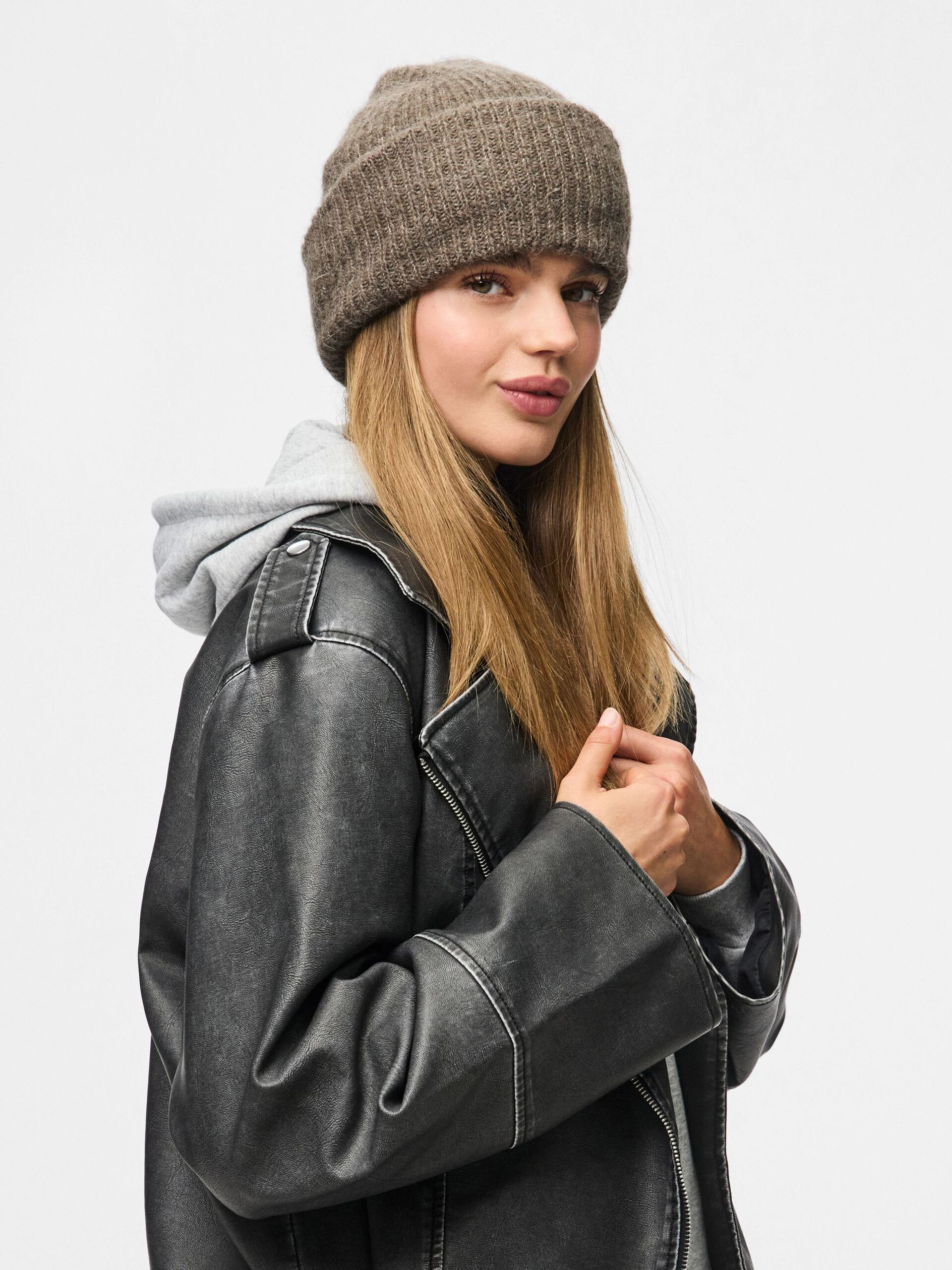 Carousel image - PCBERA BEANIE, Morel | 3