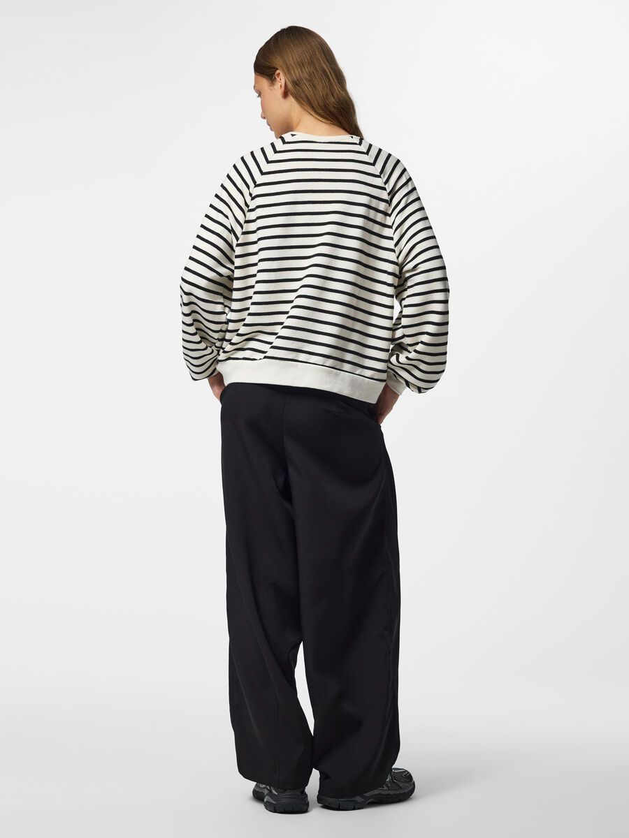 Product carousel image 2 SUDADERA, Cloud Dancer