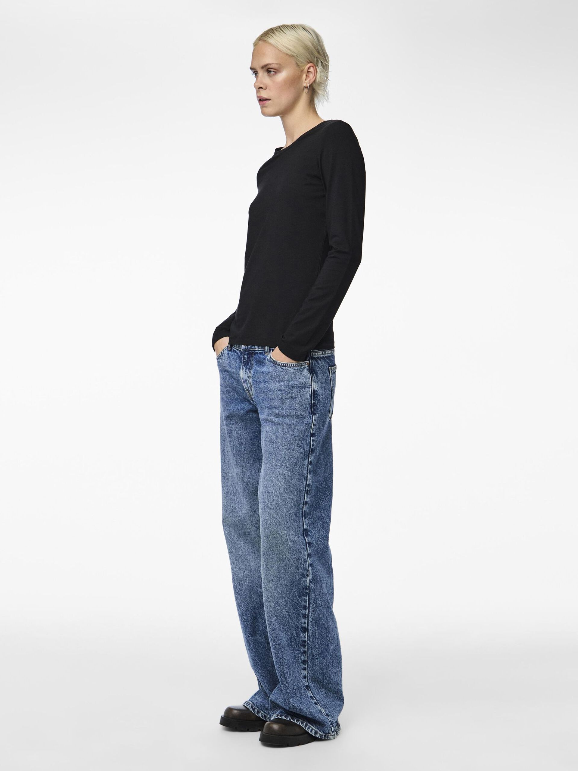 Carousel image - PCSIRENE LONG SLEEVED TOP, Black | 3