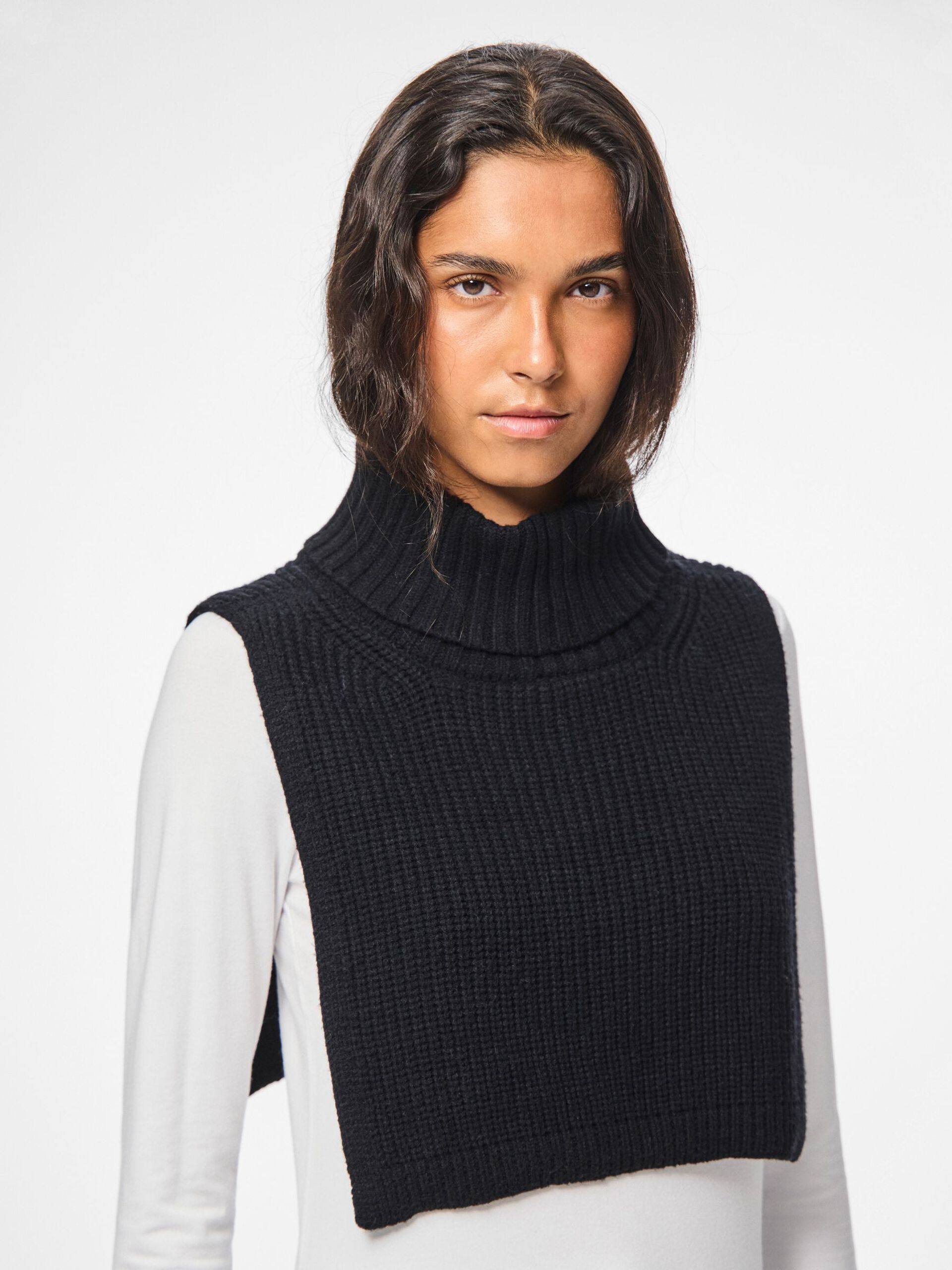Carousel image - PCJANNI NECK WARMER, Black | 4