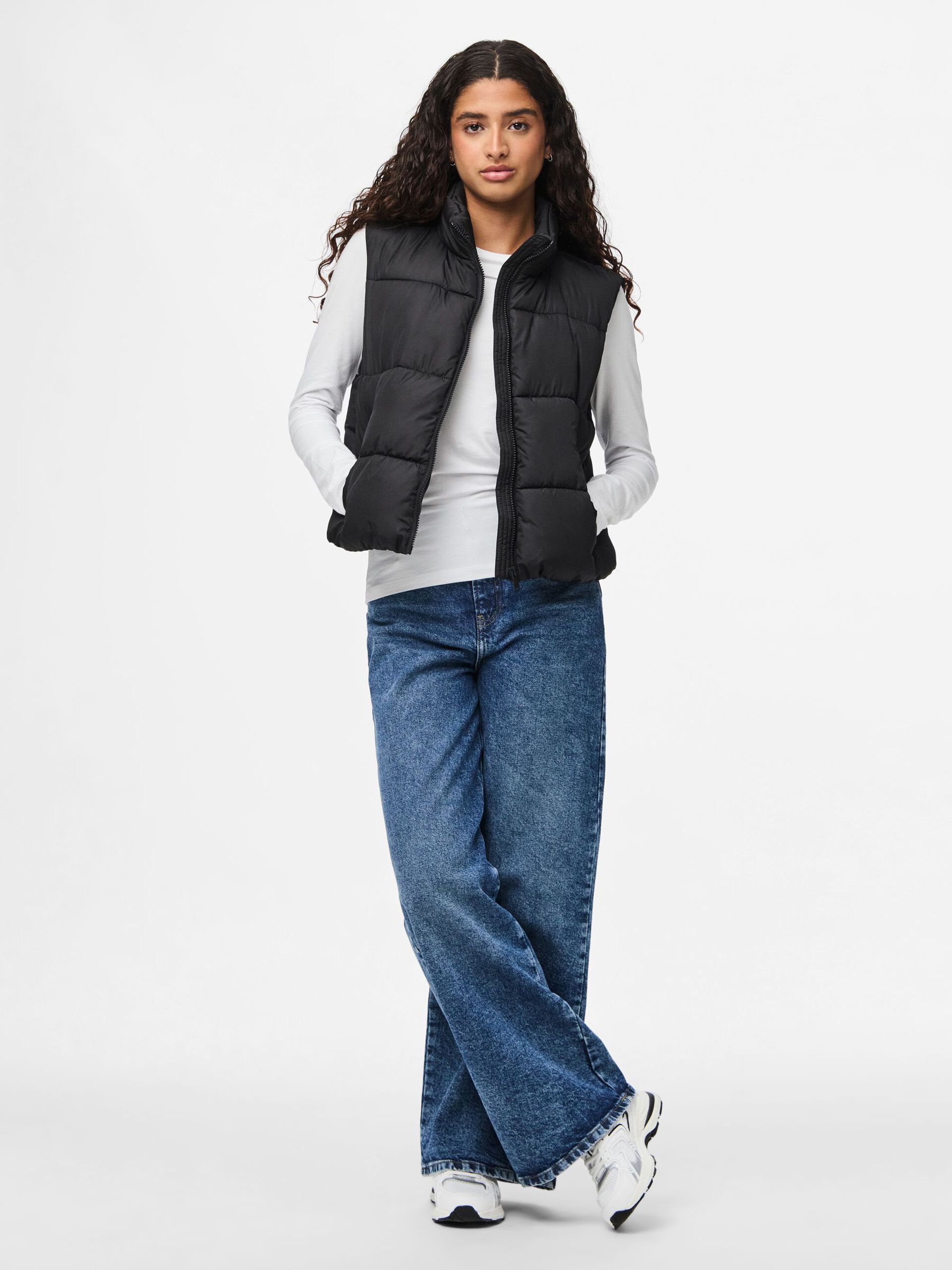 Carousel image - PCBEE SHORT PADDED GILET, Black | 3