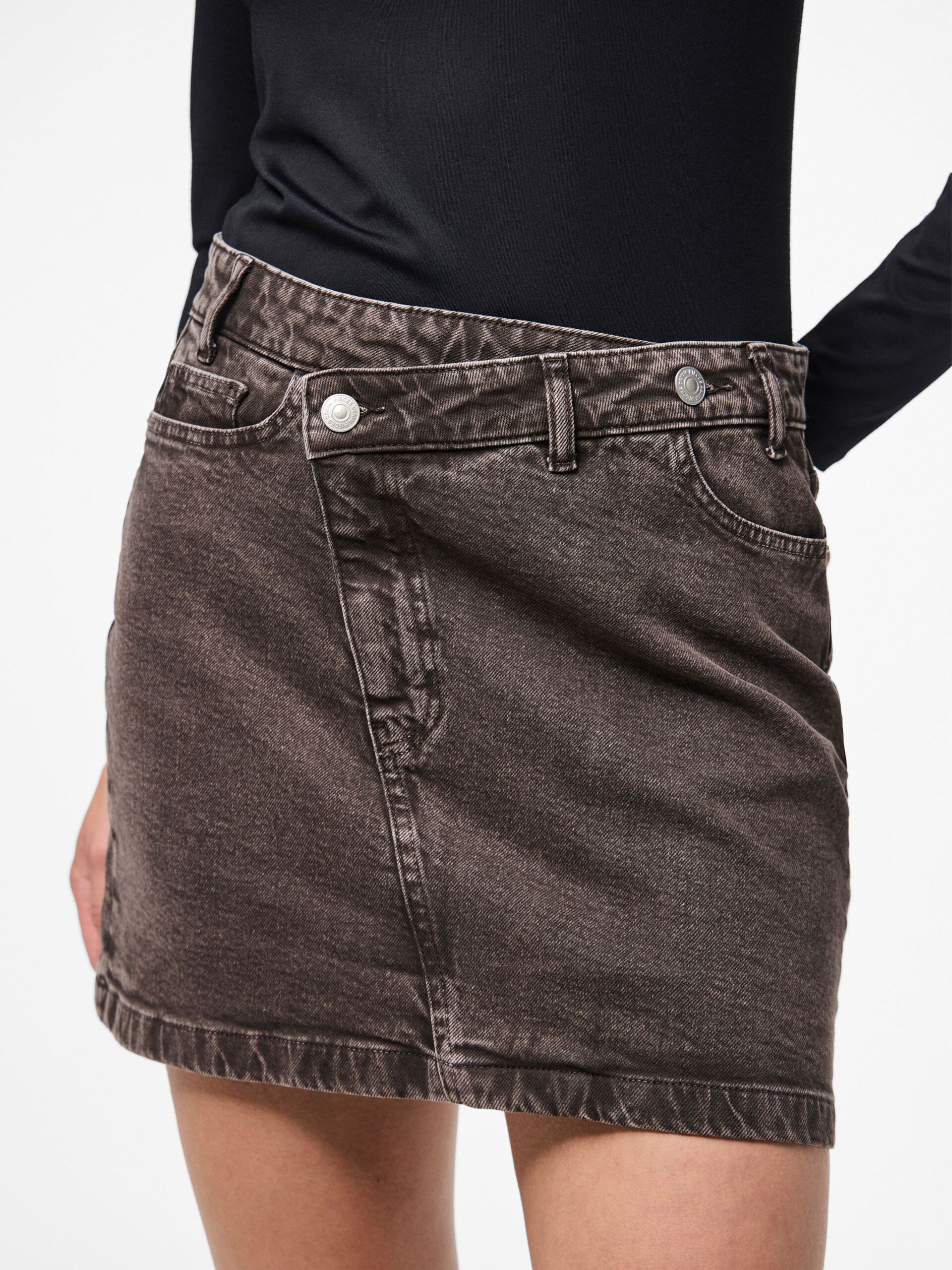 Carousel image - PCSELMA DENIM MINIROK, Hot Fudge | 4