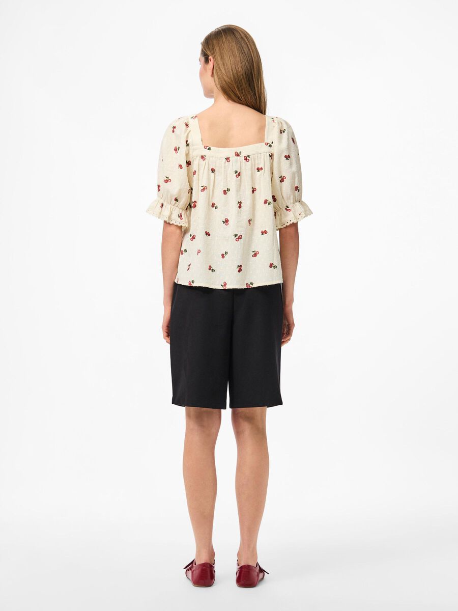 Product carousel image - PCTHEA KORTERMET BLUSE, Cloud Cream | 2